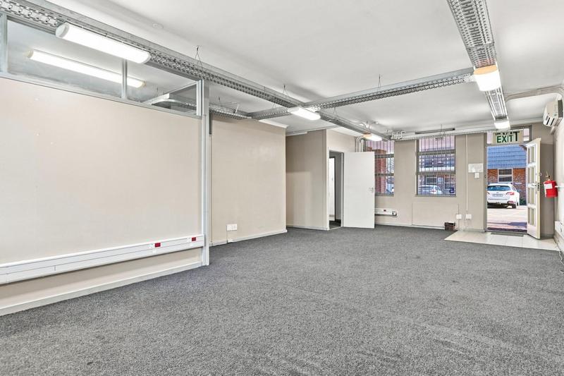 To Let Commercial Property for Rent in Pinelands Western Cape